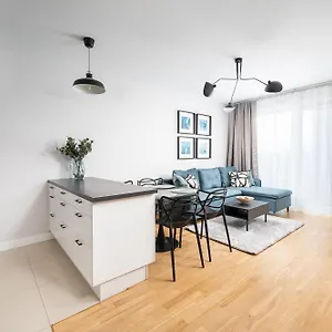 https://apt-metro-mlynow-homely.warsawhotelspoland.com